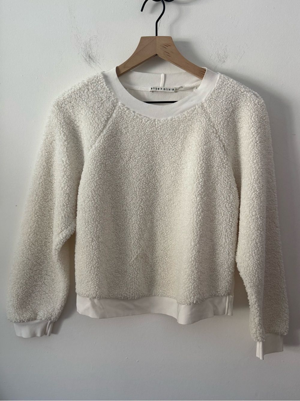 Alige + Olivia Cream Sherpa Pullover Sweater Small